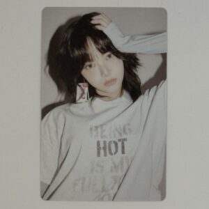 KARTA: LE SSERAFIM – Hot