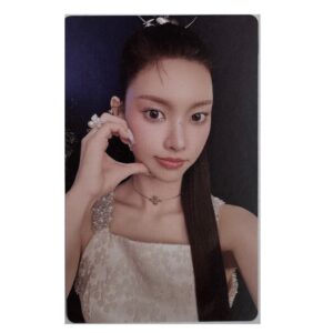 KARTA KOLEKCJONERSKA: ILLIT- YUNAH- 3rd Mini Album BOMB