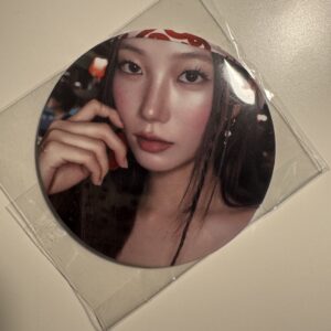 Lusterko kieszonkowe LE SSERAFIM – Spaghetti 1. Single Album