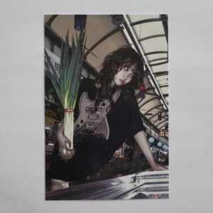 POCZTÓWKA: LE SSERAFIM – Spaghetti – 1. Single Album
