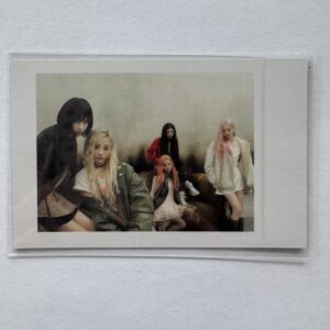ILLIT – 4th Mini Album „MAMIHLAPINATAPAI” – Polaroid K-pop