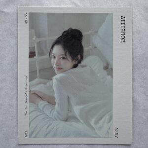 MEOVV – 2026 SEASON’S GREETINGS – Polaroid K-pop