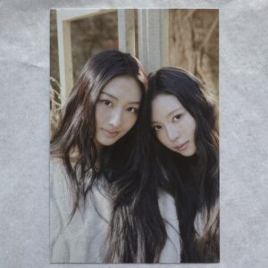 Pocztówka K-pop: MEOVV – 2026 SEASON’S GREETINGS