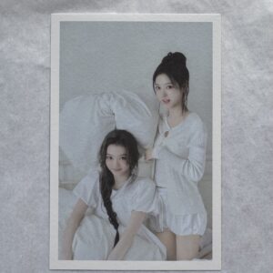 Pocztówka K-pop: MEOVV – 2026 SEASON’S GREETINGS