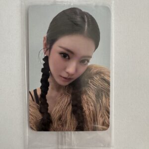 Karta kolekcjonerska K-pop: MEOVV – Bite Now - The 2nd EP Album