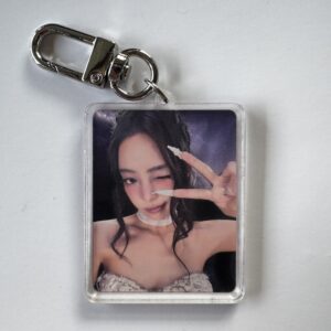 Brelok: BLACKPINK – DEADLINE - Jennie - K-pop Merch